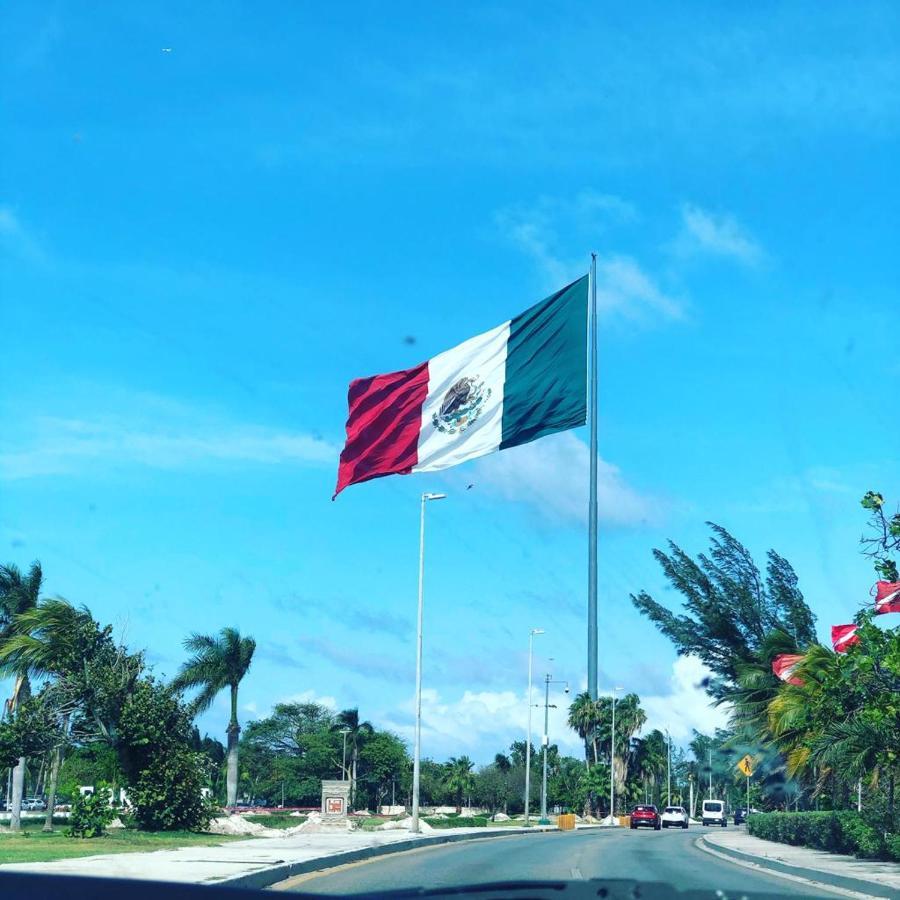 777 Lenderman Hostal 777 Cancun Bagian luar foto