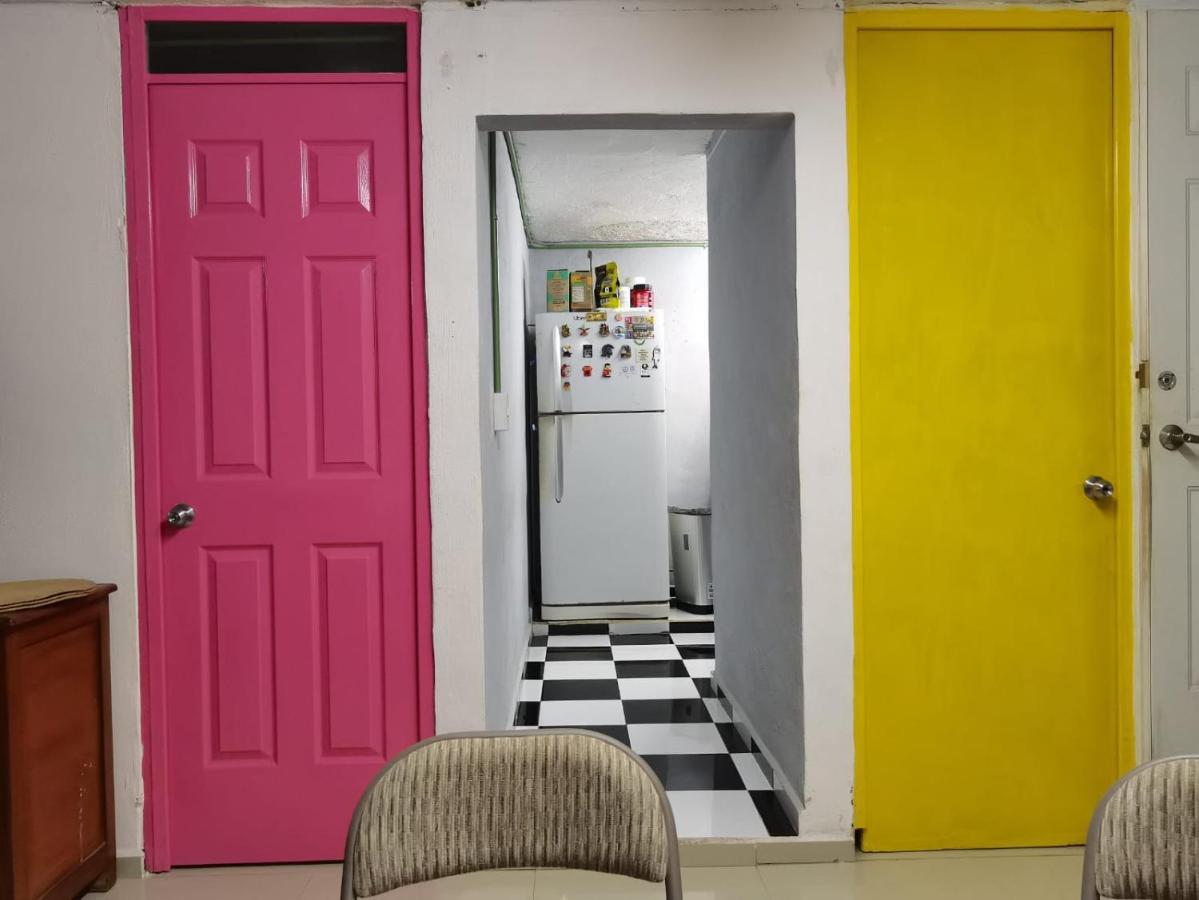 777 Lenderman Hostal 777 Cancun Bagian luar foto