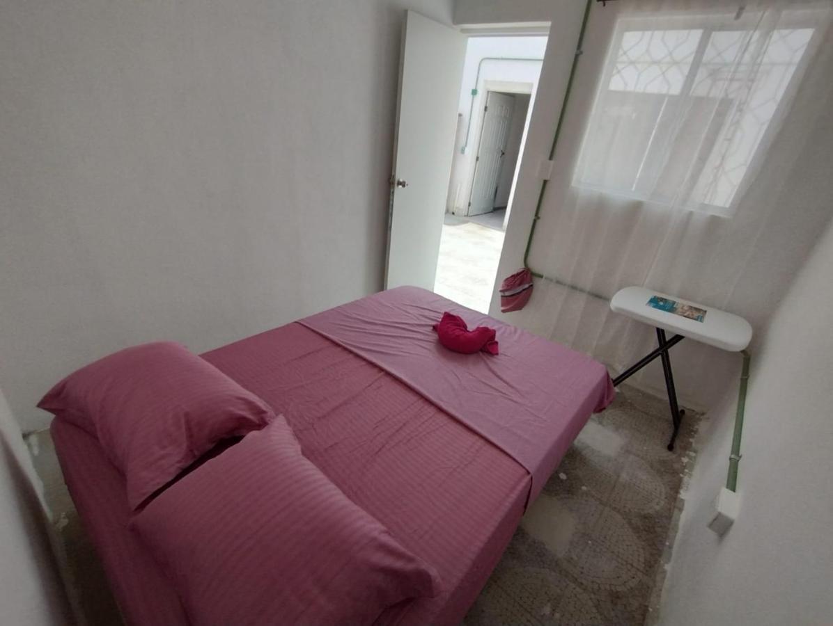 777 Lenderman Hostal 777 Cancun Bagian luar foto